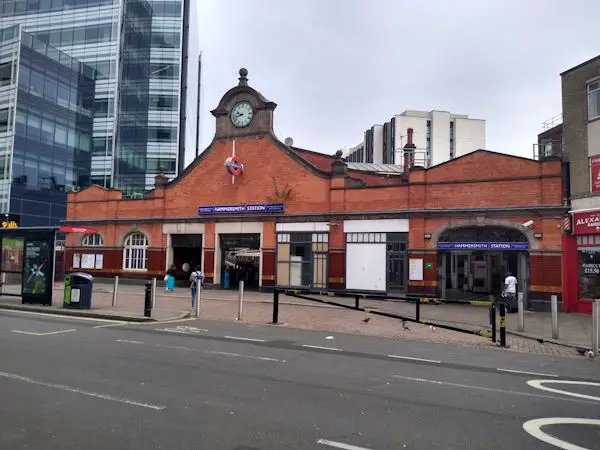 Hammersmith (Met.) station